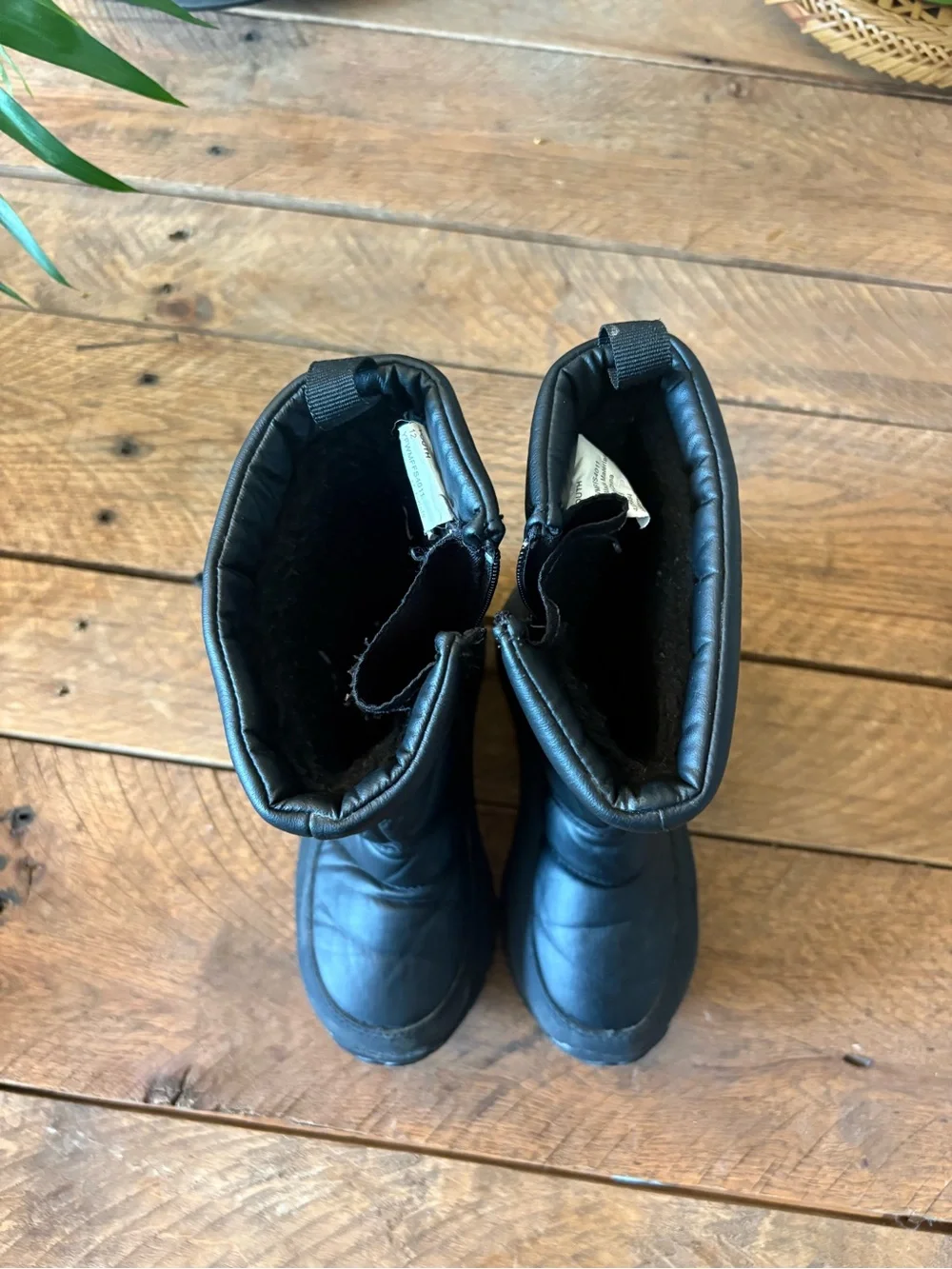Magellan Outdoors Kids Black Snow Boots